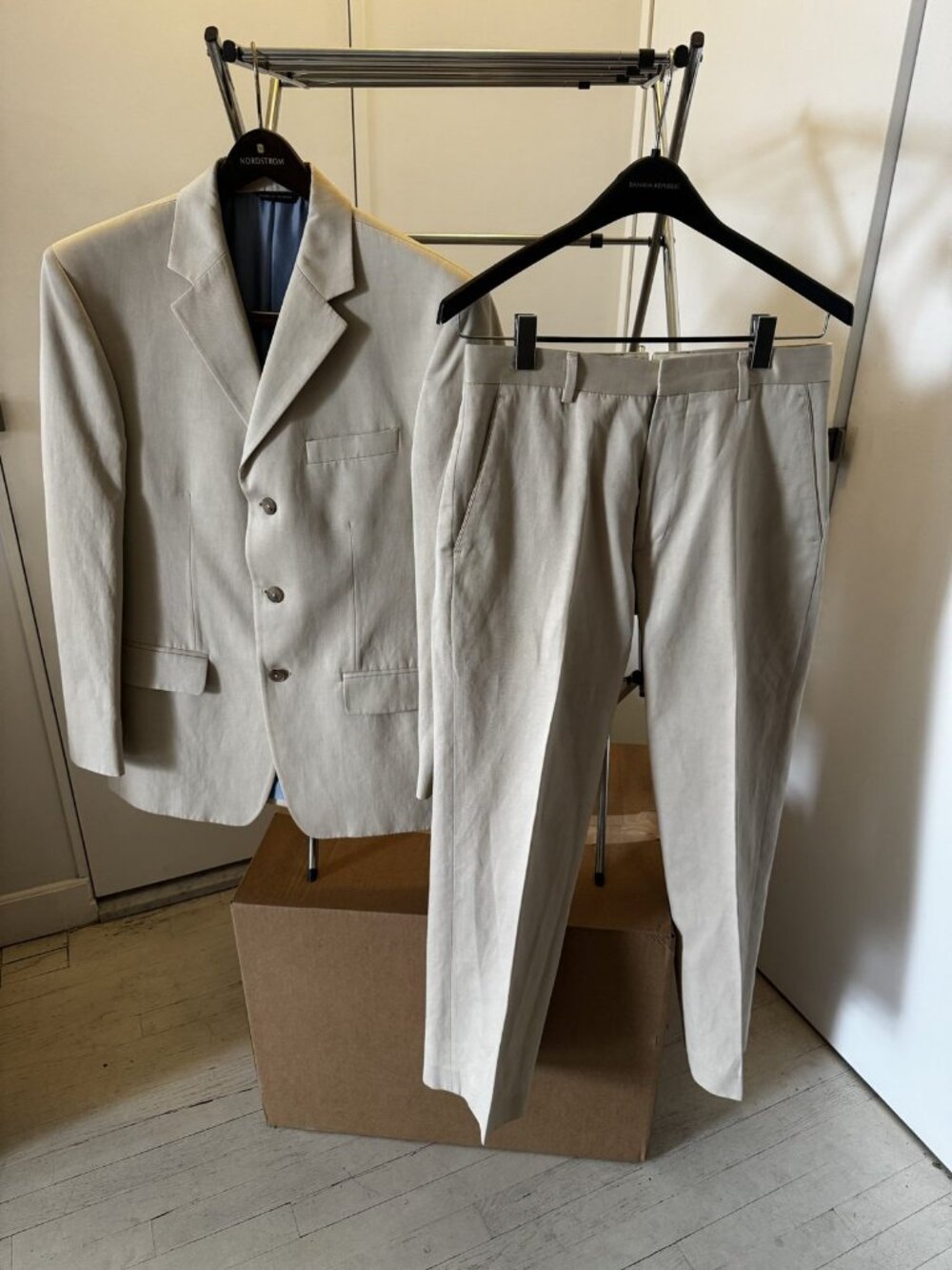 Banana Republic Modern Khaki Cotton-Linen 2-Piece Suit 38S
